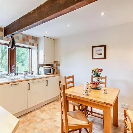 2 Bed In Skipton Oc-92898 Holiday home *